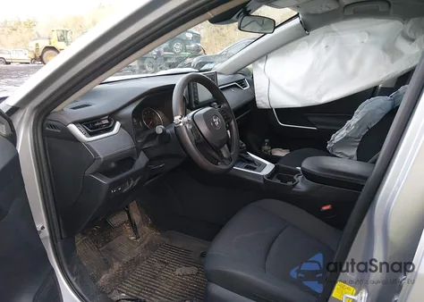 2019 Toyota Rav4 Le z USA, uszkodzony, nr VIN 2T3F1RFV0KW054010